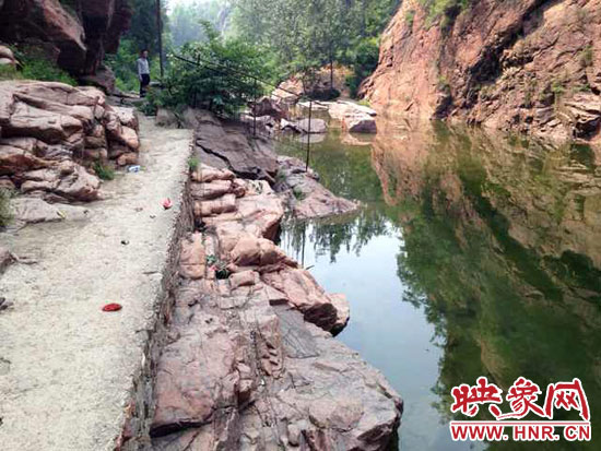 游客落水處。