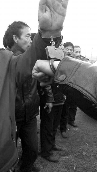 西峽49位農(nóng)民組團(tuán)“出國(guó)掙大錢” 遭騙夢(mèng)碎俄羅斯 西峽49位農(nóng)民組團(tuán)“出國(guó)掙大錢” 遭騙夢(mèng)碎俄羅斯