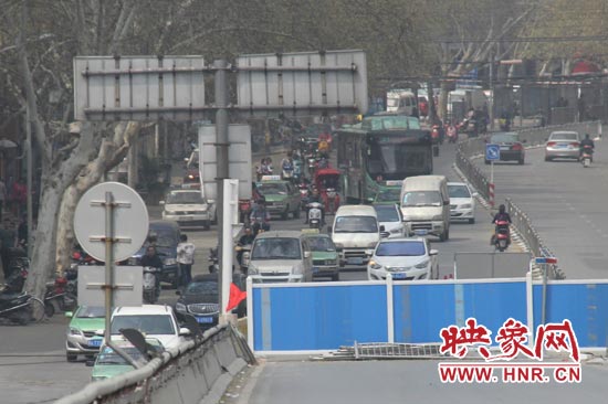 南陽路北向南方向擁堵嚴重。