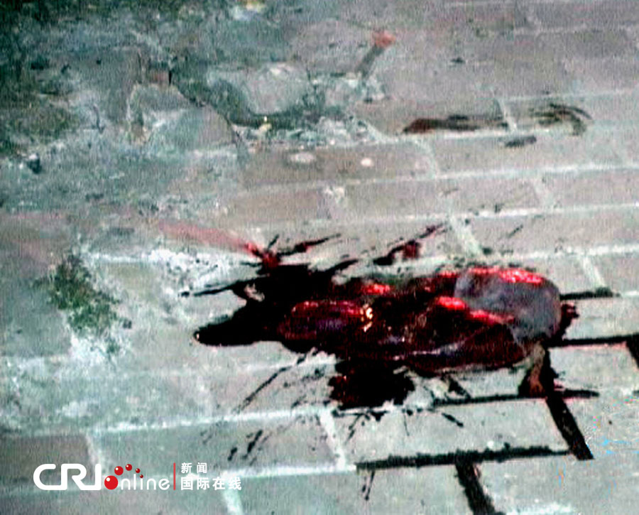 南京一女子當街產(chǎn)嬰 隨后棄子離開