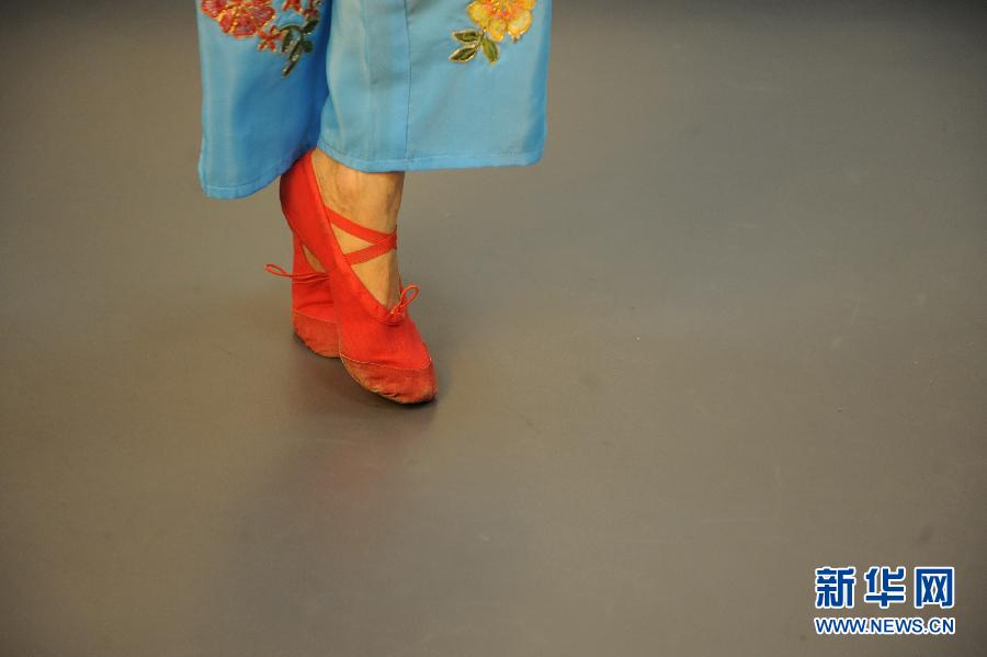 (圖片故事)(5)六旬老太舞動(dòng)足尖上的夢(mèng) (圖片故事)(5)六旬老太舞動(dòng)足尖上的夢(mèng)