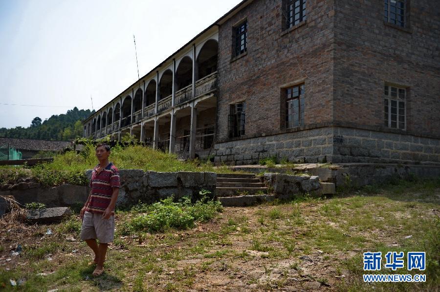 農(nóng)場棚戶區(qū)的最后留守家庭：留下的是回憶，迎來的是幸福