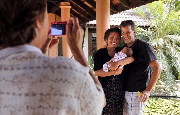 美國(guó)夫婦在印度的生子夢(mèng)