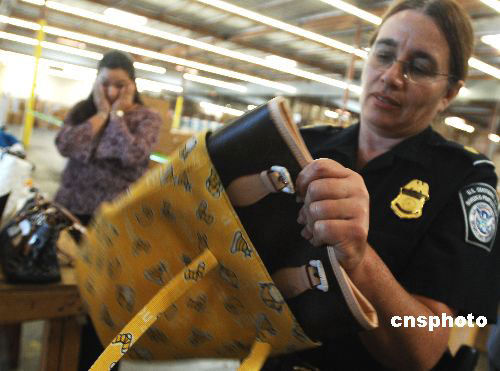 出國旅游海關(guān)檢查有講究 啥能帶啥不能帶？