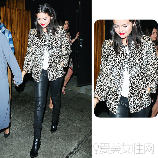 明星穿皮褲配豹紋，酷感十足