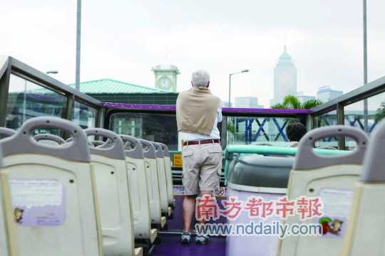 人力車(chē)觀光巴士