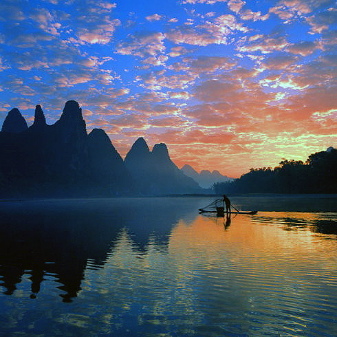 在這里就推薦幾天經(jīng)典的徒步路線。