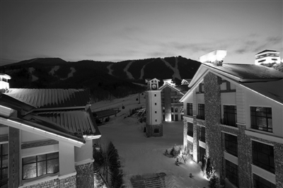 　　俯瞰亞布力,一個安靜的東北小鎮(zhèn),俄語“蘋果園”的意思?！? oldsrc=