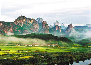 冬季的丹霞山春意濃郁 冬季的丹霞山春意濃郁