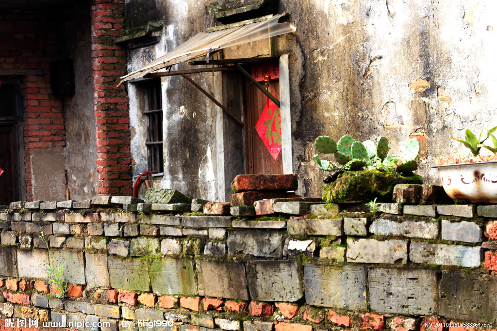 鄉(xiāng)村老宅在說(shuō)著往事