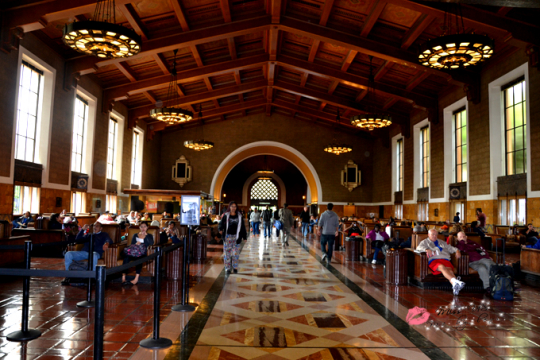 坐火車游美國(guó)