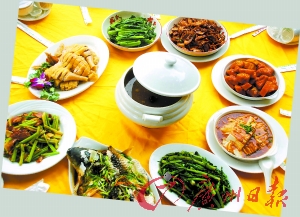 在封開(kāi)品嘗各地美食,大飽口福。