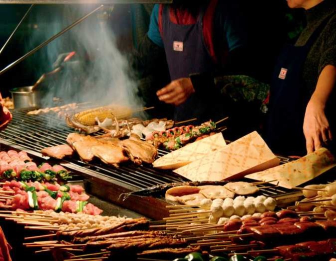 廟不離市、市不離廟的臺灣小吃