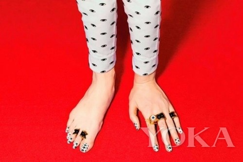 明星喜新厭舊 棄虎頭搶穿獨(dú)眼衛(wèi)衣(7)