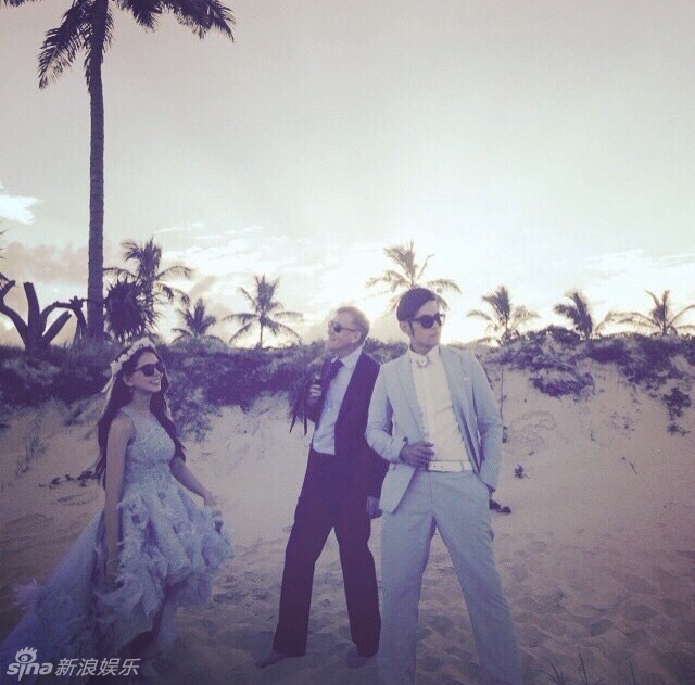 周杰倫昆凌澳洲婚宴海邊浪漫留影 周杰倫昆凌澳洲婚宴海邊浪漫留影