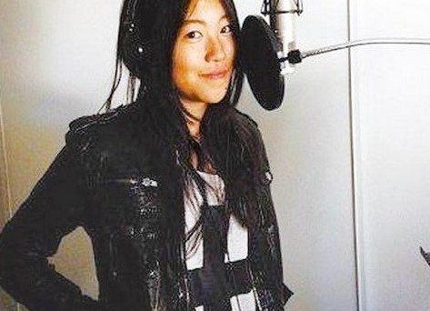 王菲女兒竇靖童的彈唱視頻被網(wǎng)友贊美。（資料圖）