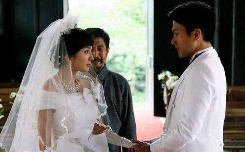 楊冪劉愷威婚紗造型。