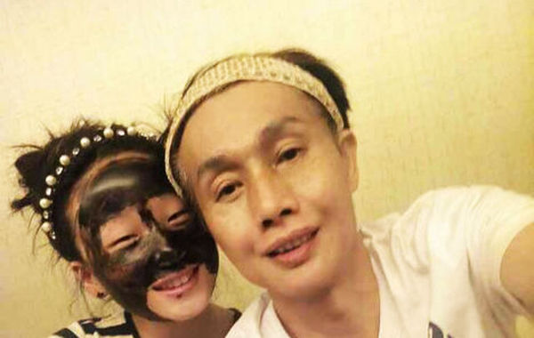 據(jù)悉，2011年，鄧建國在廣州舉行婚禮迎娶90后“干女兒”黃梓琪。