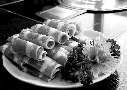 牛羊肉價格春節(jié)前直接“奔三”,市民感嘆吃牛羊肉是一種奢侈 牛羊肉價格春節(jié)前直接“奔三”,市民感嘆吃牛羊肉是一種奢侈