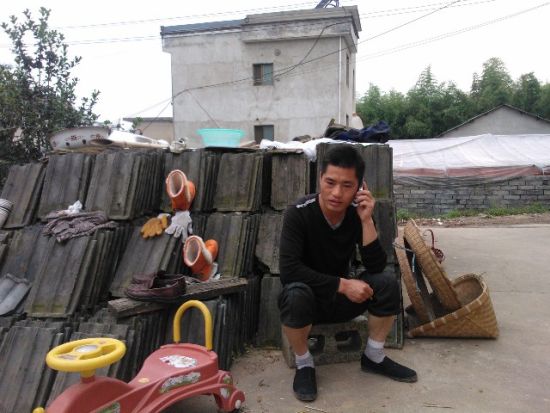 張輝忙于電話找工作，表示將自食其力。