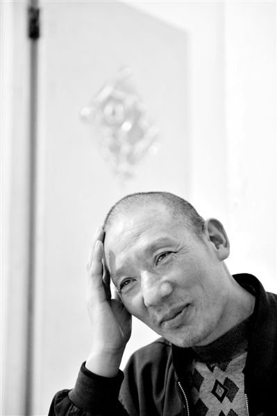 因涉嫌一起奸殺幼女事件，李懷亮被羈押近12年，三次審判，三次因“證據(jù)不足”被撤銷。 本版圖片均為資料圖片