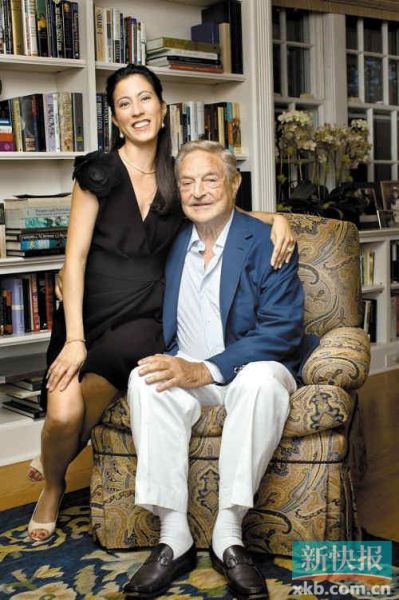 索羅斯及其未婚妻多美子。