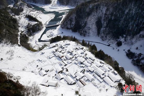 　　當(dāng)?shù)貢r(shí)間2014年2月17日，據(jù)日本媒體報(bào)道，日本關(guān)東甲信及日本東北等地區(qū)遭遇大雪。