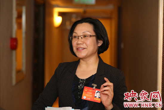 全國人大代表、商丘市實(shí)驗(yàn)小學(xué)校長高阿莉做客映象網(wǎng)兩會(huì)微視。