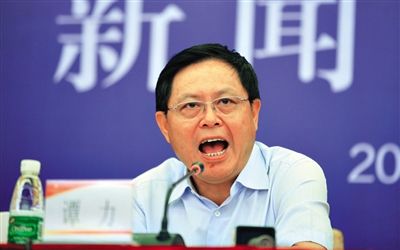 　譚力 男，1955年10月生，漢族，重慶市人，大學(xué)學(xué)歷，有知青經(jīng)歷。2009年3月前，一直在四川工