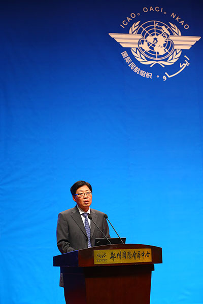 中國民用航空局副局長王志清表示,隨著我國產(chǎn)業(yè)結(jié)構(gòu)調(diào)整的步伐加快,大量制造型企業(yè)由東南沿海轉(zhuǎn)移到中部和 中國民用航空局副局長王志清表示,隨著我國產(chǎn)業(yè)結(jié)構(gòu)調(diào)整的步伐加快,大量制造型企業(yè)由東南沿海轉(zhuǎn)移到中部和