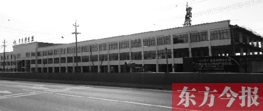 家居建材城已經(jīng)封頂，可耿莊村的安置房還未見蹤影。