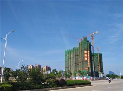 泉州東海片區(qū)海悅府地產(chǎn)項(xiàng)目。該項(xiàng)目開(kāi)發(fā)公司董事蔡俊偉于春節(jié)前被帶走調(diào)查。