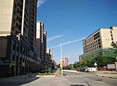 5月12日，泉州洛江區(qū)雙陽(yáng)。知情人稱(chēng)，徐鋼任期內(nèi)，在洛江區(qū)任職的謝清平協(xié)助徐鋼的表親在這里拿地。