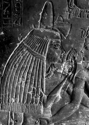 墓中壁畫顯示，馬婭把年幼的圖坦卡蒙抱在膝上。