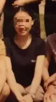 吳老師教音樂，已在該校工作十幾年。