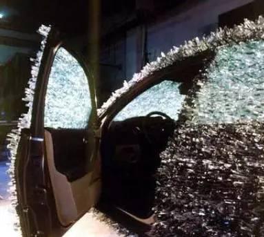 驚！車主用玻璃渣改裝瑪莎拉蒂