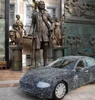 驚！車主用玻璃渣改裝瑪莎拉蒂