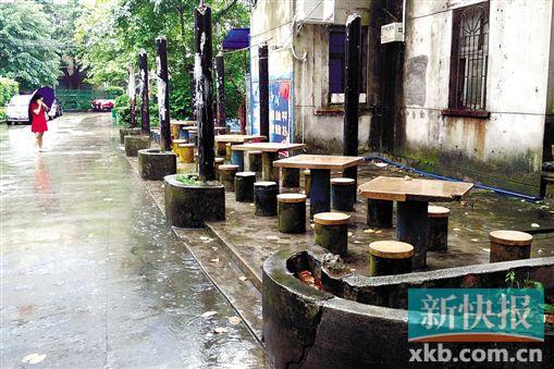 圖為發(fā)現(xiàn)棄嬰的石凳。 新快報記者 畢志毅/攝