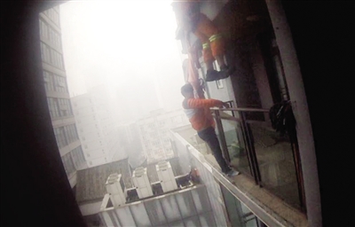 救援現(xiàn)場(chǎng)。