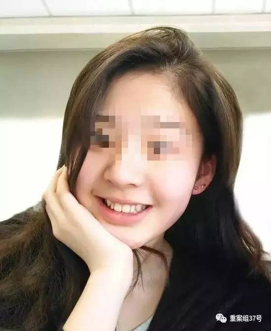 17歲高中男生教室里掐死女同學(xué)，被訴故意殺人和強(qiáng)奸