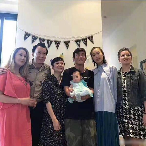 陳冠希女兒首曝光 陳冠希女友是誰(shuí)？秦舒培個(gè)人資料照片家庭背景