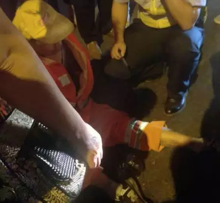 男子當眾侮辱環(huán)衛(wèi)工：你是垃圾 信不信我撞死你