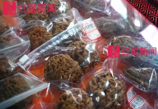 文玩核桃遇冷由幾萬一對(duì)降到5元沒人要？商戶否認(rèn)