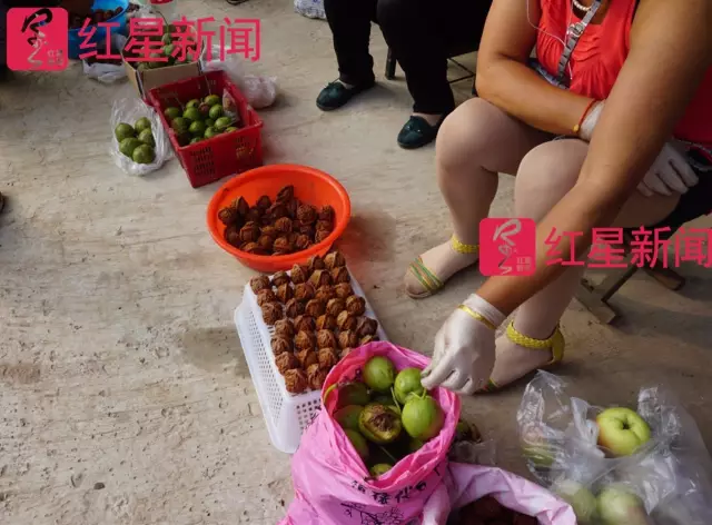 文玩核桃遇冷由幾萬一對(duì)降到5元沒人要？商戶否認(rèn)