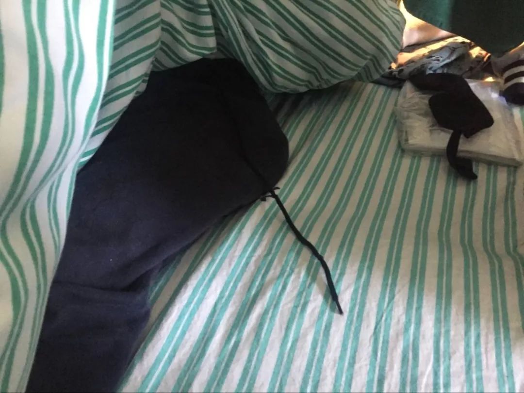 嚇哭！6歲男孩被夾斷手指 罪魁禍首竟是校服