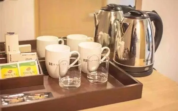 太惡心！女游客竟用酒店燒水壺煮自己的臟內(nèi)褲