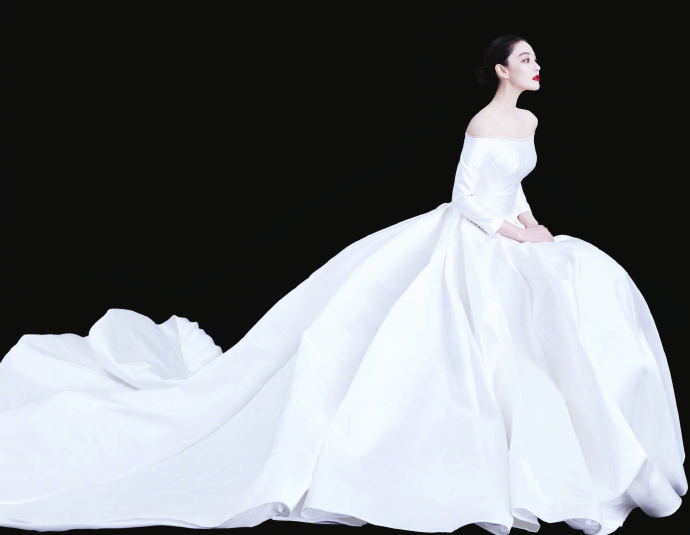 張馨予的婚紗成了淘寶爆款，知道價格后讓人大跌眼鏡！