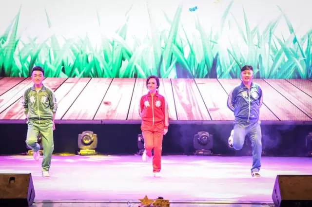 趙帥、夢茹、樂天 舞蹈《咱們屯里的人》