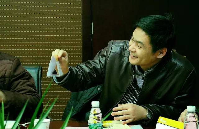 孫躍青 鄭州市公交公司車長，首屆河南十大影響力公職人員獲獎?wù)? complete=