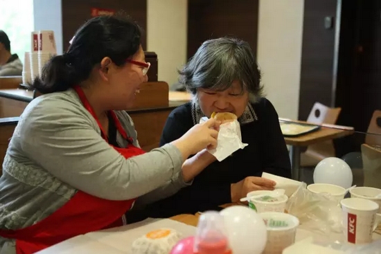 我還未長大，你卻已白了頭發(fā)，我要珍惜和媽媽在一起的每一刻